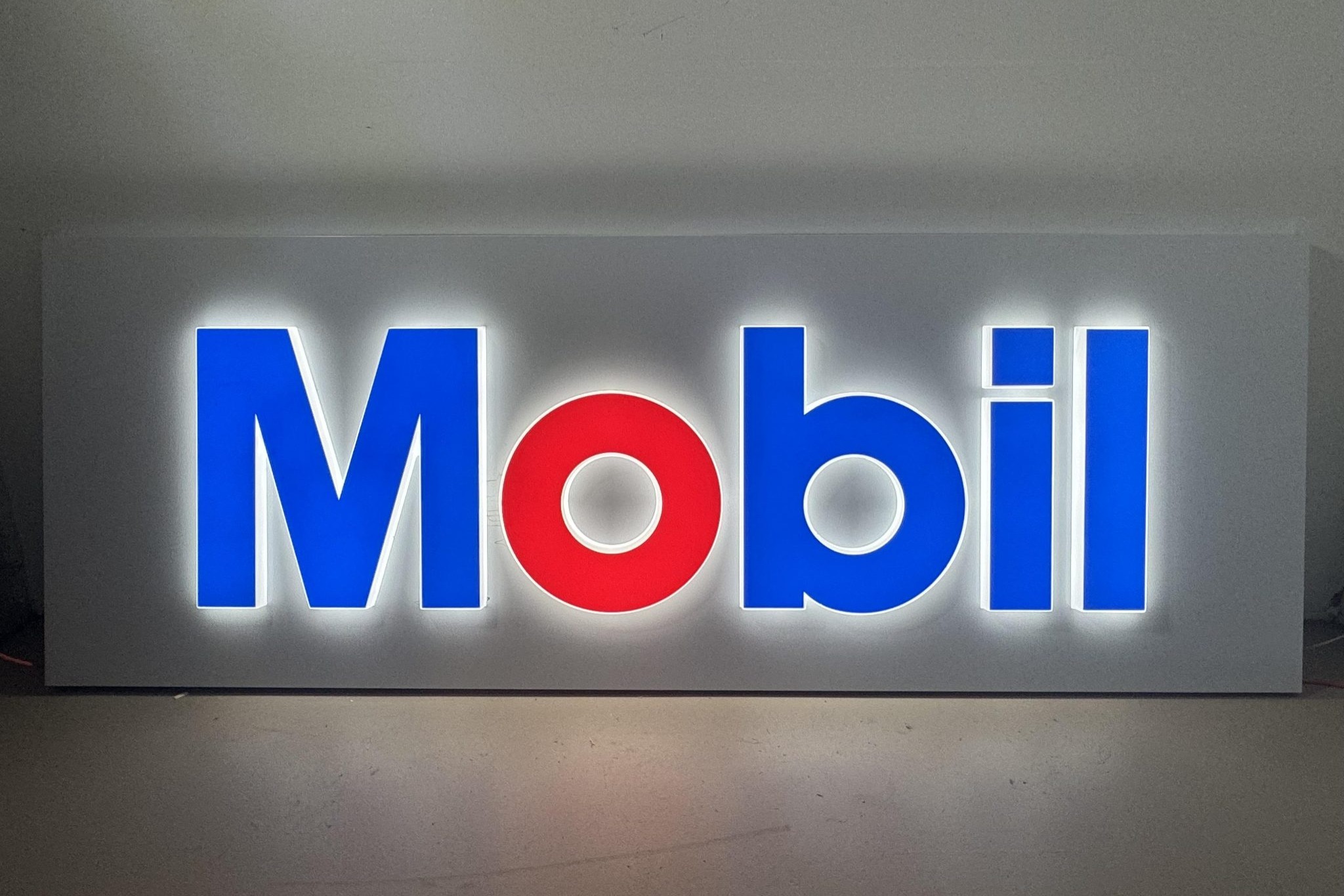 Used Illuminated Mobil Sign Review