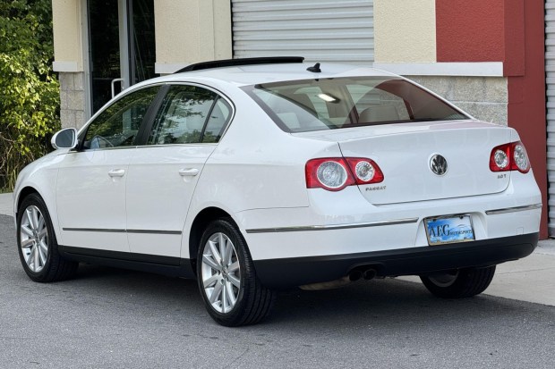 No Reserve: 2010 Volkswagen Passat