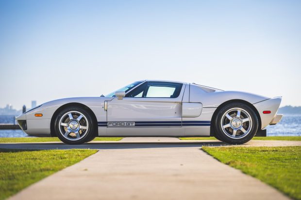 2,800-Mile 2005 Ford GT