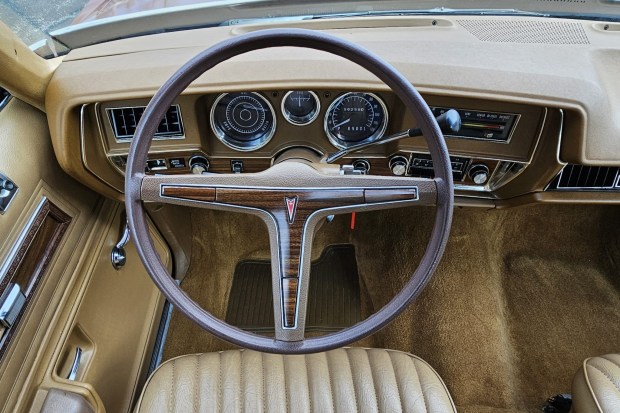 1974 Pontiac LeMans Luxury Colonnade Hardtop Coupe