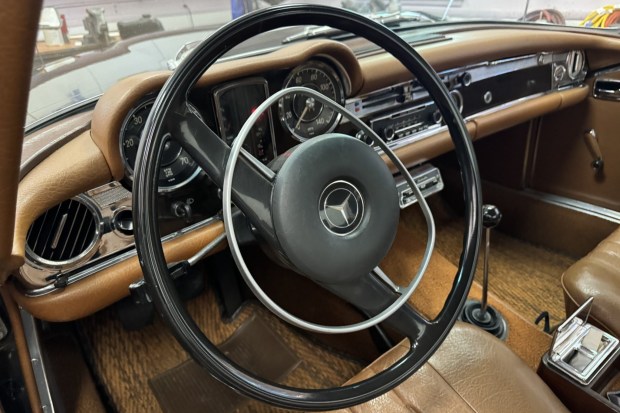 1970 Mercedes-Benz 280SL 4-Speed