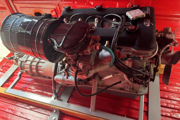 No Reserve: Alfa Romeo Giulietta 1,290cc Engine and 4-Speed Gearbox
