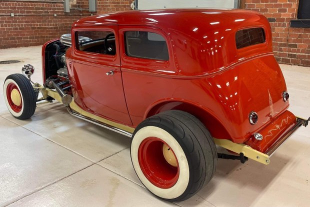 Supercharged '32 Ford Victoria Hot Rod