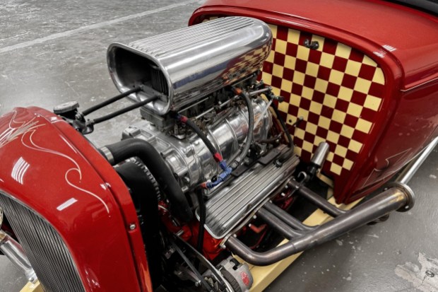 Supercharged '32 Ford Victoria Hot Rod