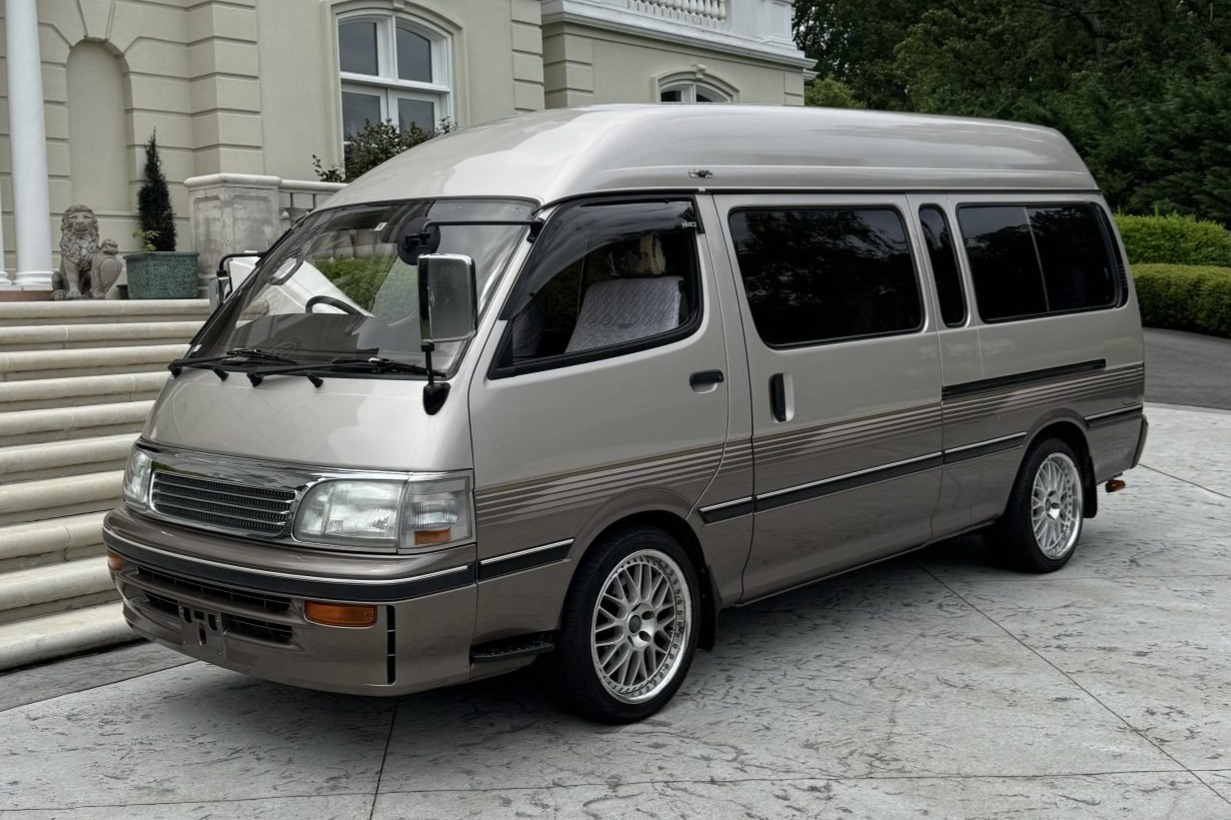 Used 1995 Toyota HiAce Grand Cabin G Review