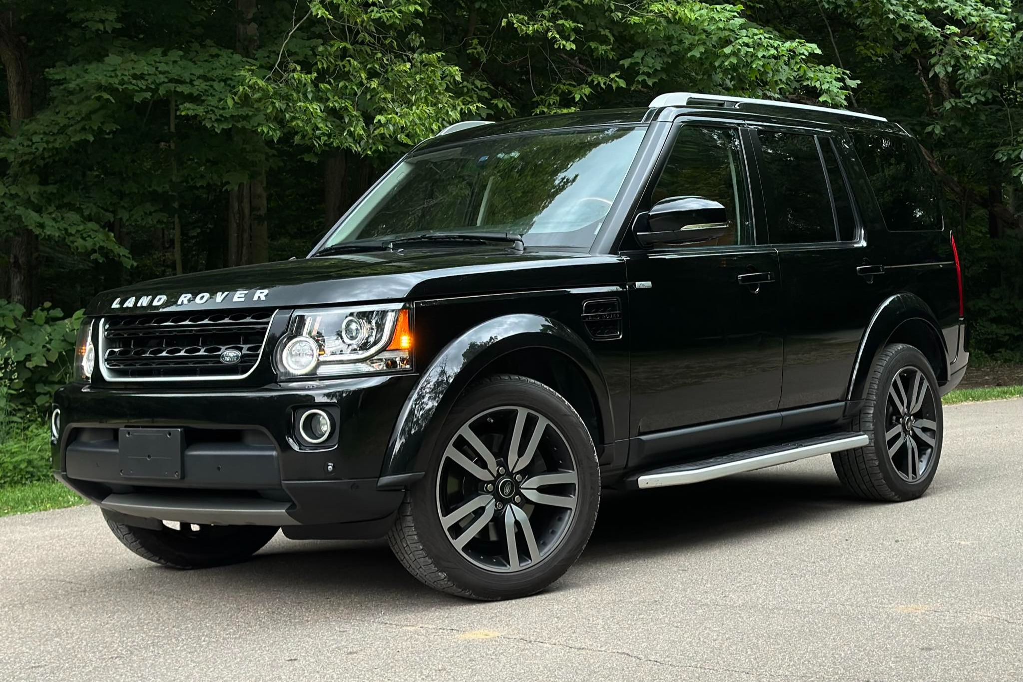 Used 2016 Land Rover LR4 Landmark Edition Review