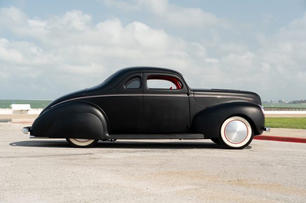 350-Powered 1939 Ford Deluxe Coupe Street Rod