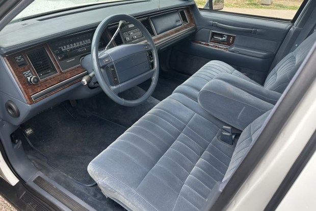 No Reserve: 1991 Lincoln Town Car