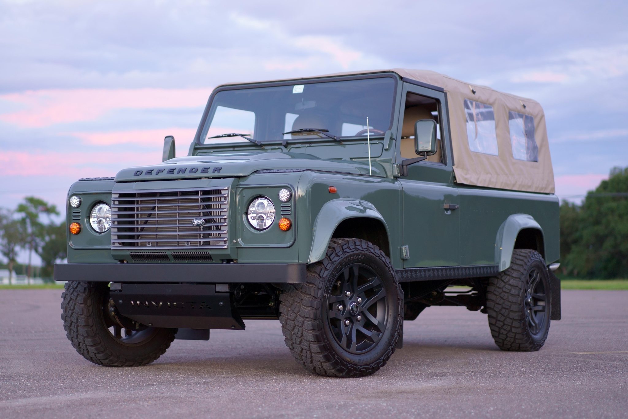 Used Invicta 1995 Land Rover Defender 110 300Tdi 5-Speed Review